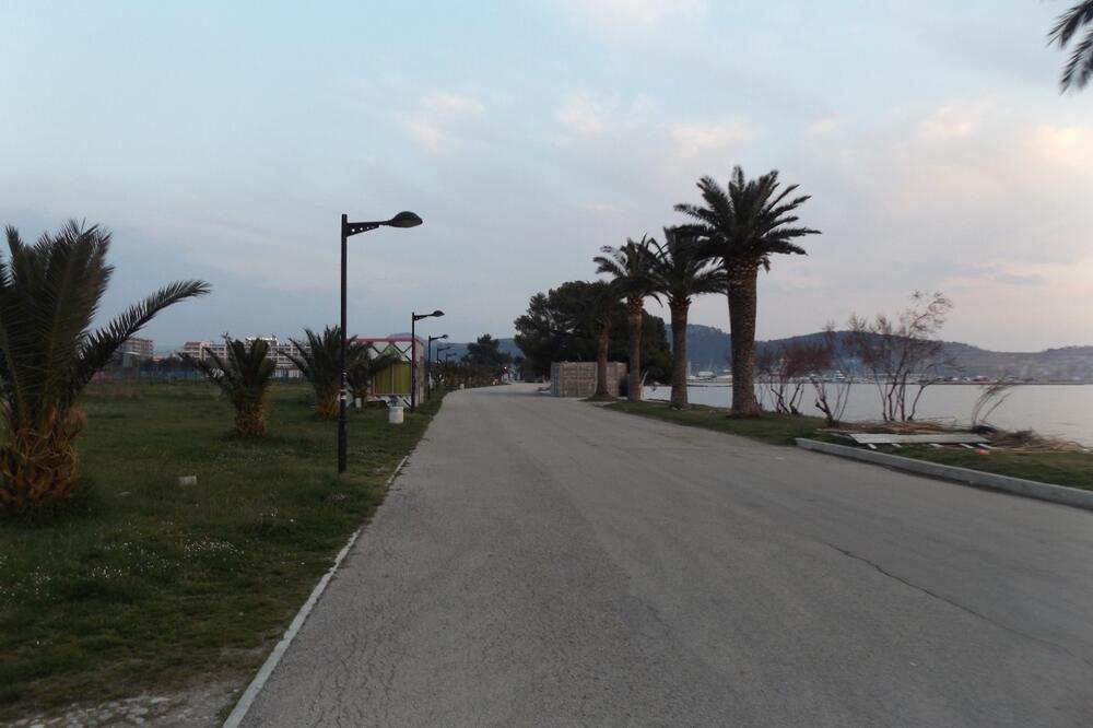 Bar, Foto: Bar na dlanu