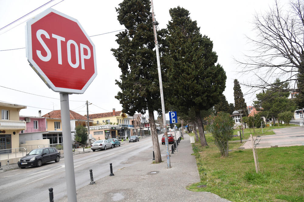Tuzi nakon uvođenja karantina, Foto: Savo Prelević