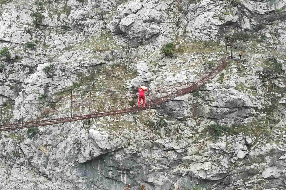 Fotografija koja je obišla društvene mreže, Foto: Crveni krst Crne Gore