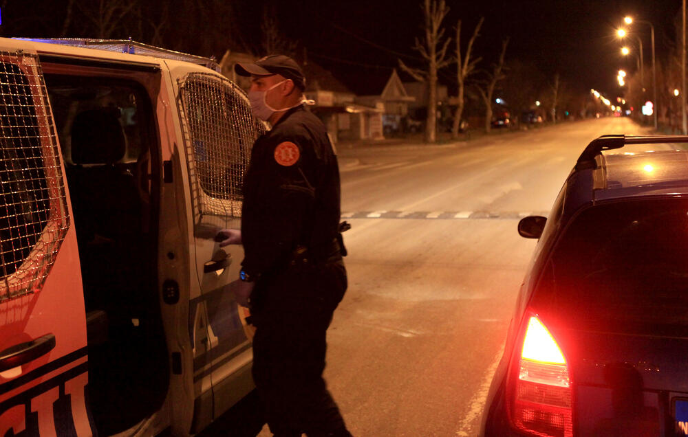 Reporteri "Vijesti" patrolirali sa sa ekipom nikšićke Interventne jedinice policije