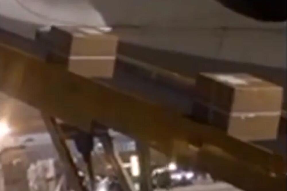 Kontingent opreme iz Pekinga, Foto: Screenshot/Twitter