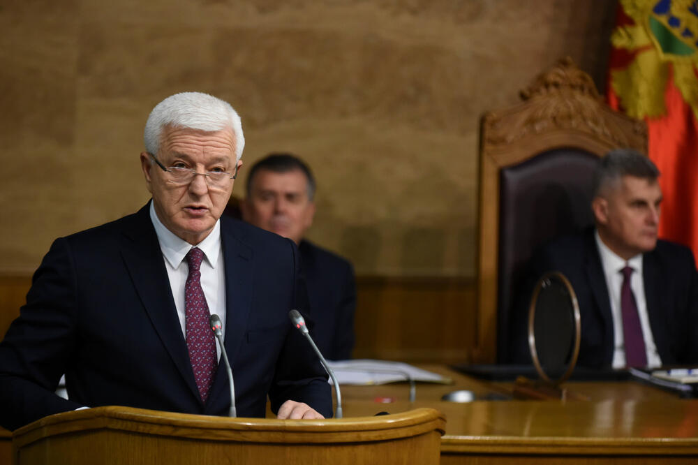 Vlada najavila pomoć zbog korone, izborna godina blokira isplate: premijer u Skupštini, Foto: Boris Pejović