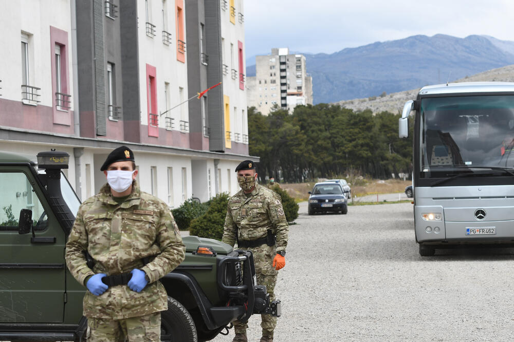 Danas ispred novog Studentskog doma u Podgorici, Foto: Savo Prelević