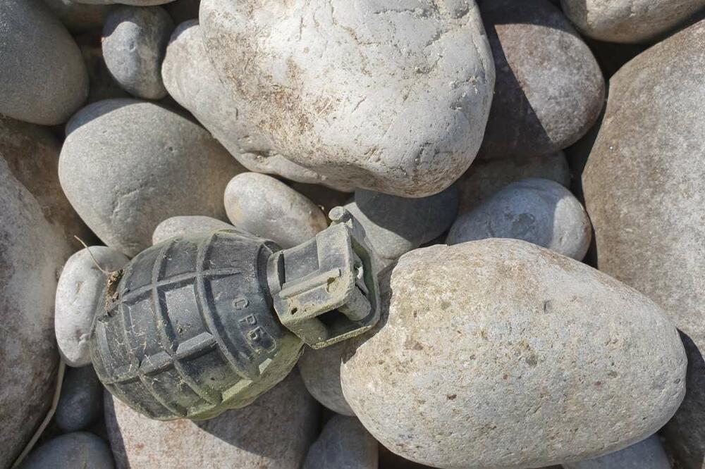 Bomba na obali Morače, Foto: MUP