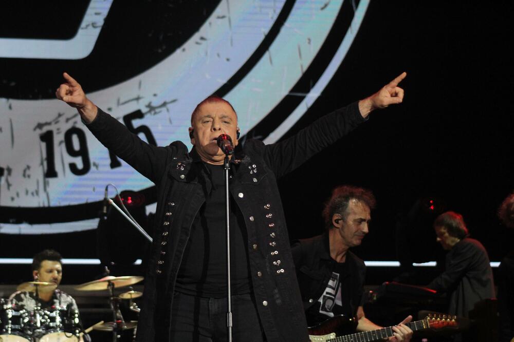 Parni valjak, Foto: Nebojša Mićković/ Beta