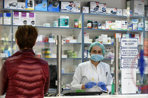 Ministarstvo zdravlja: U apotekama "Montefarma" se prodaju maske...
