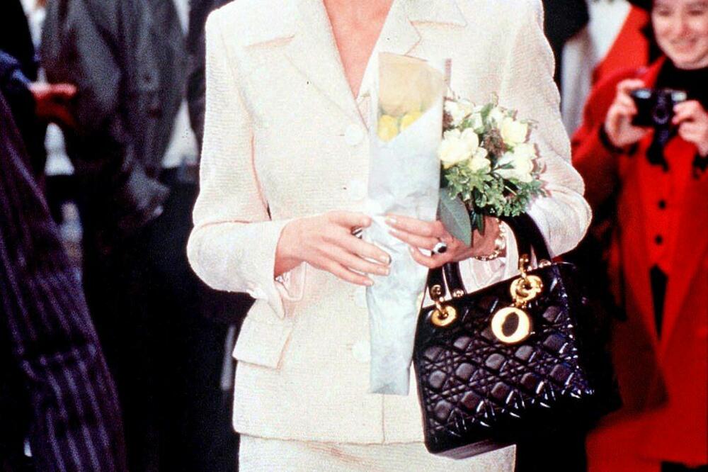 Princeza Dajana nosi Lady Dior torbu, Foto: Pinterest