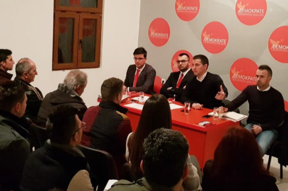 Demokrate, Foto: Demokrate