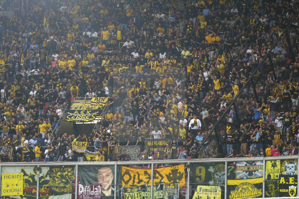 Navijači AEK-a