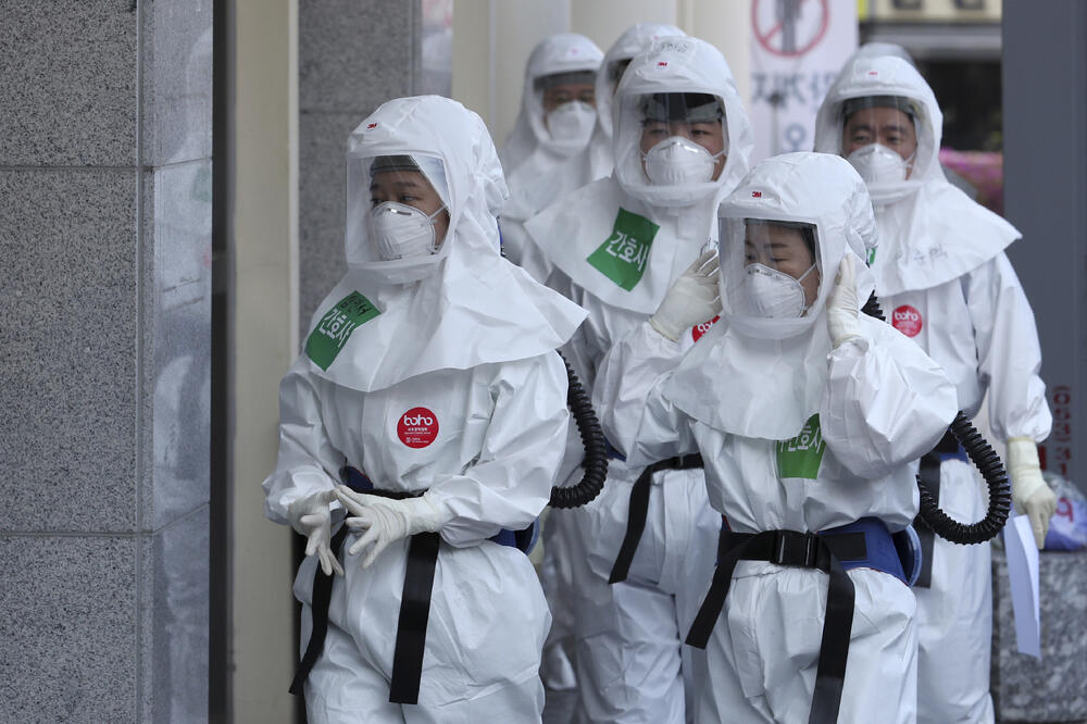 Medicinski radnici u Južnoj Koreji, Foto: AP