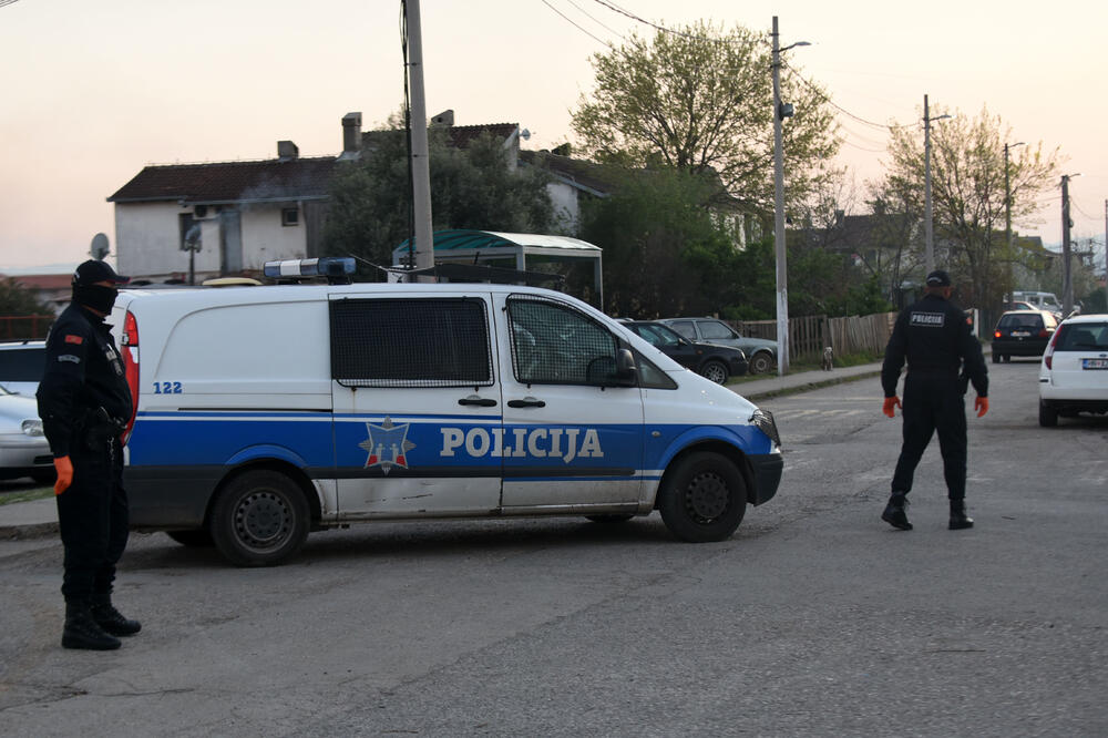 Policija kontroliše poštovanje mjera (Ilustracija), Foto: Boris Pejović