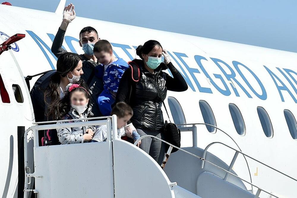 Crnogorski državljani, Foto: Twitter/Vlada Crne Gore