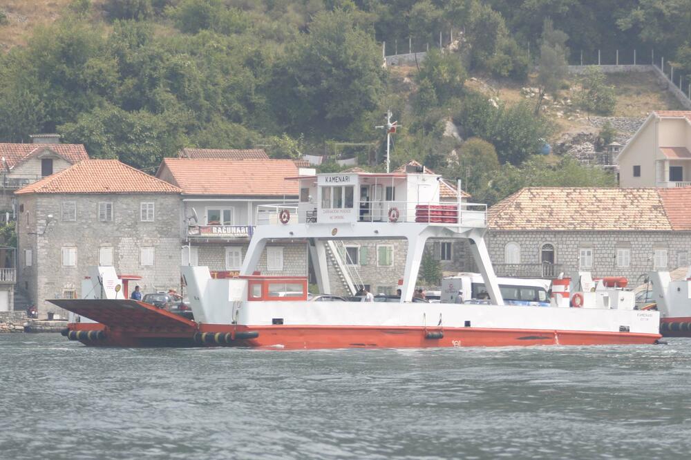 U rukama "Pomorskog saobraćaja" jedina trajektna linija u državi, Foto: Siniša Luković