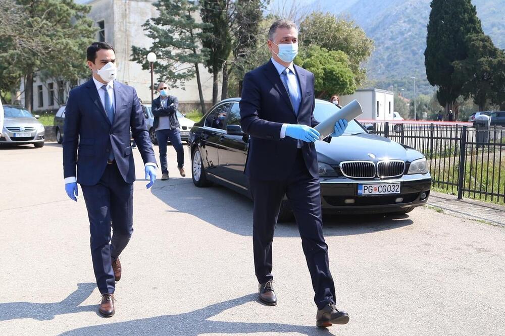 Terenski rad: Gradonačelnik Bara Dušan Raičević i potpredsjednik Skupštine Branimir Gvozdenović, Foto: Skupština Crne Gore