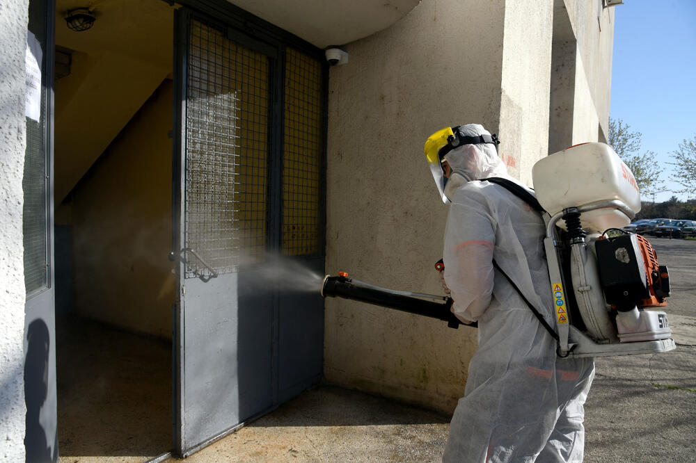 Istraživanje pokazalo da se građani pridržavaju naredbi i mjera, Foto: Boris Pejović