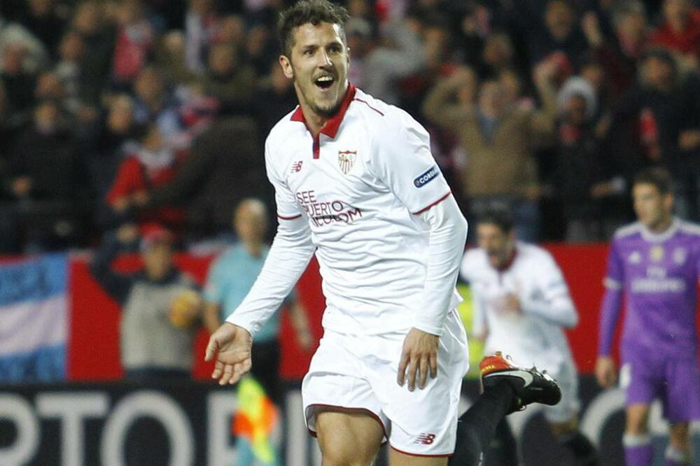 Jovetić u dresu Sevilje