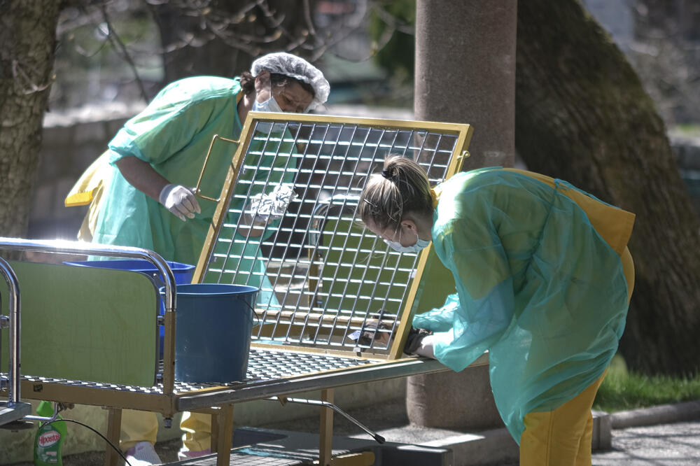 Detelj ispred bolnice u Sarajevu, Foto: AP