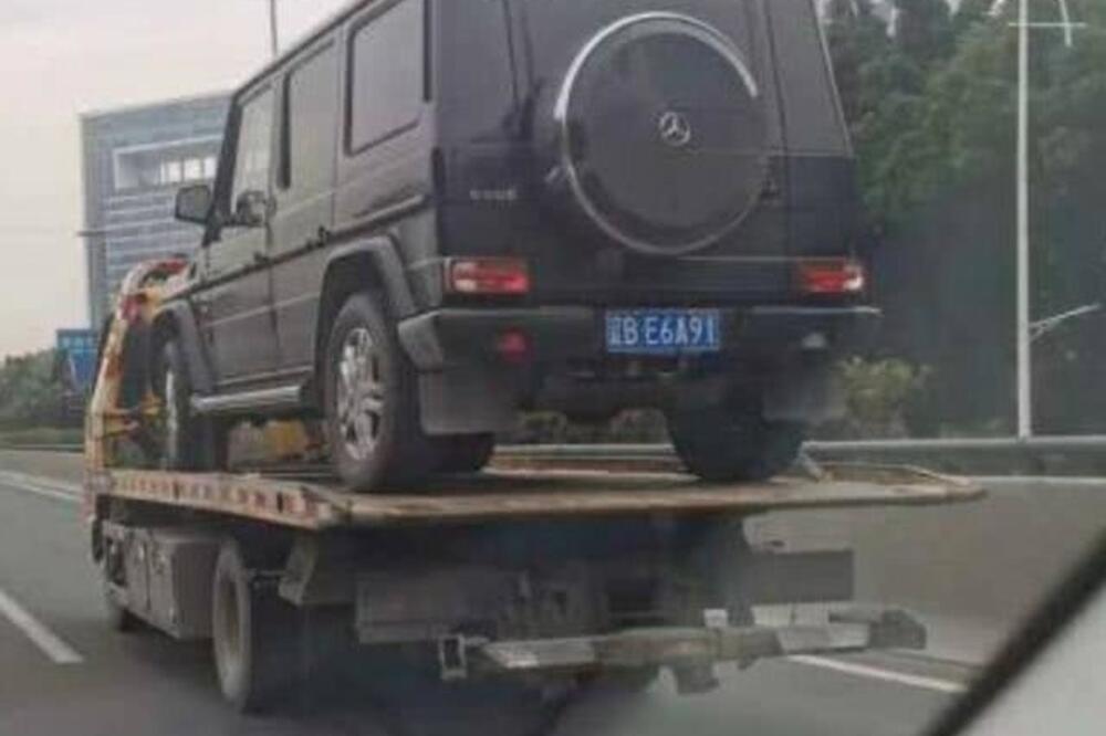 Mercedes veziste Gnangžu Evergrandea