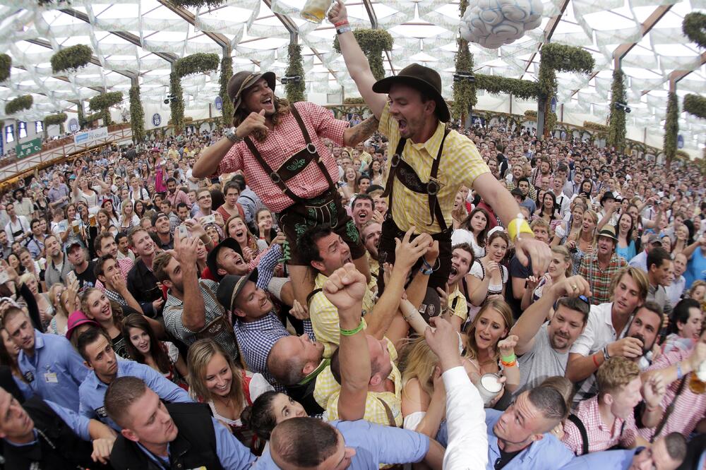 Sa Oktoberfesta, Foto: AP