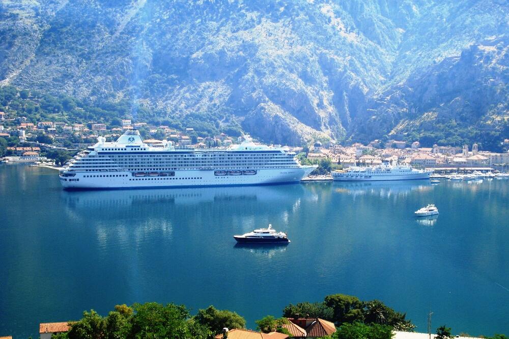 Turizam čini 24 odsto crnogorskog BDP-a: Bokokotorski zaliv, Foto: Siniša Luković