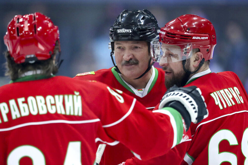 Saigrač iz hokej ekipe zaražen: Lukašenko, Foto: AP
