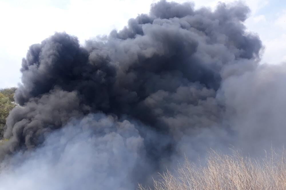 Nedavni požar u naselju Brlja, gdje su gorjele gume -, Foto: Privatna Arhiva