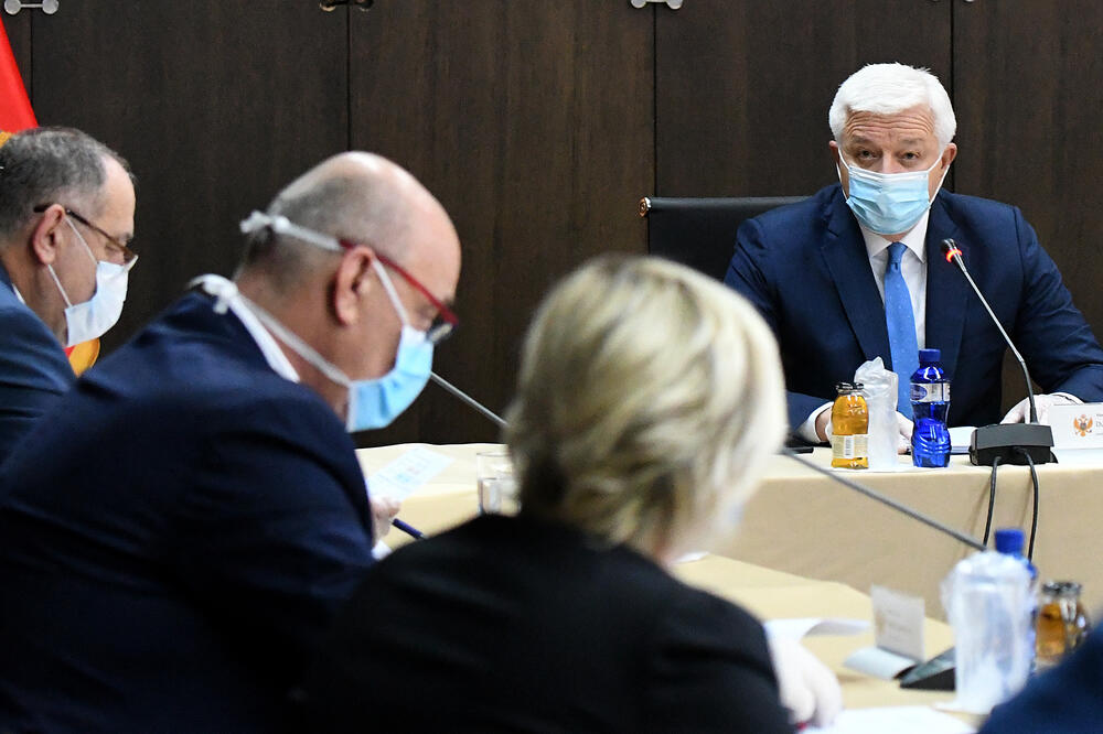 U 13 časova predstavljaju drugi paket mjera: Sa sjednice Vlade, Foto: Savo Prelević