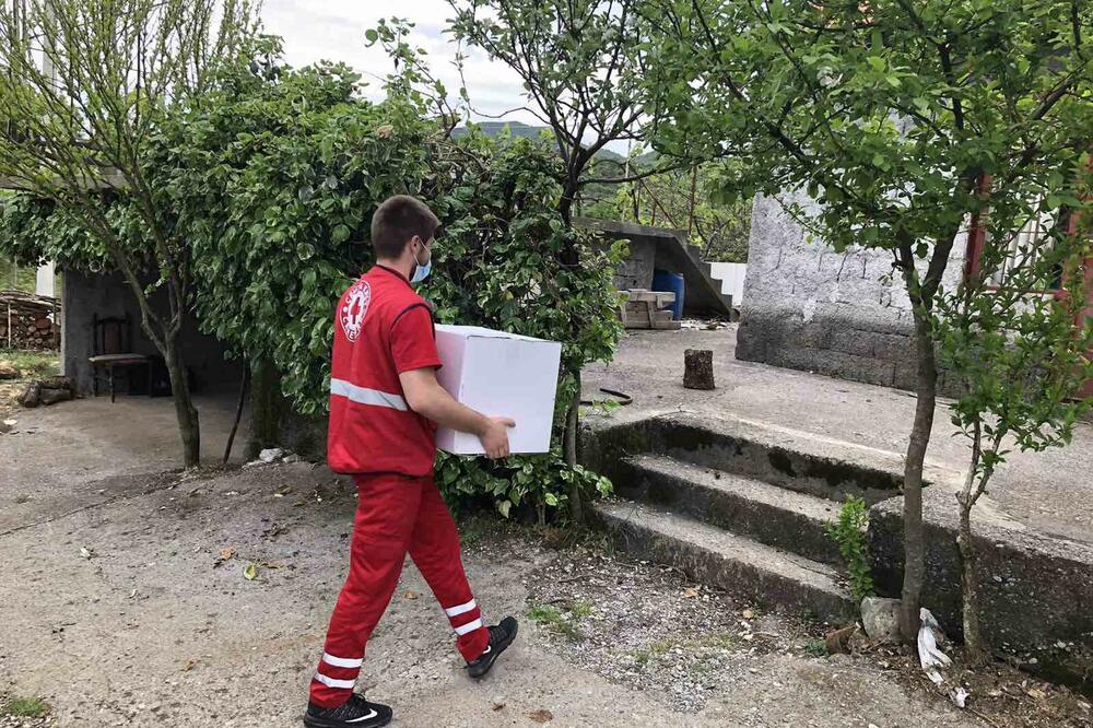 Volonter CKCG, Foto: Crveni Krst, Crveni Krst