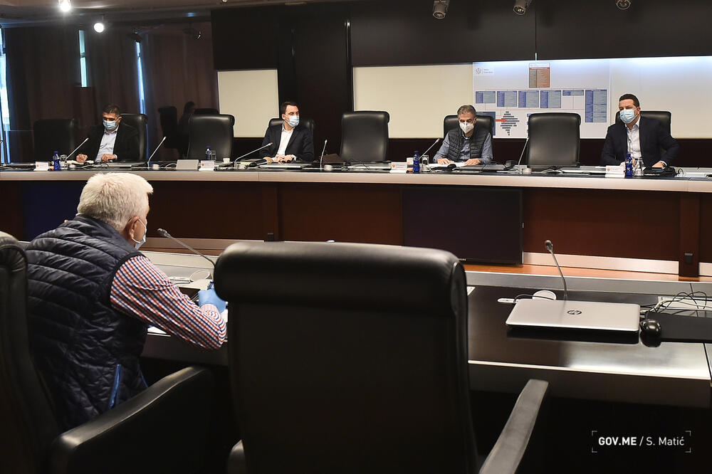 Premijer Marković na jučerašnjoj sjednici Nacionalnog koordinacionog tijela, Foto: Saša Matić