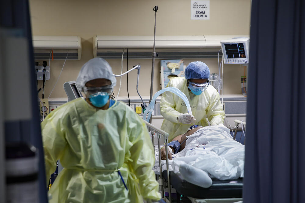 Povezanost između intubacije i stope smrtnosti mora se dodatno ispitati, Foto: AP