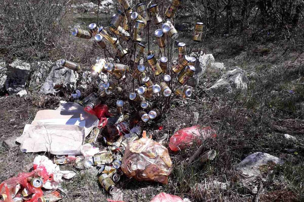 Smeće na brdu Tović, Foto: Privatna arhiva