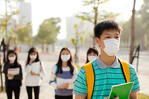 Kineski srednjoškolci se vraćaju na nastavu uz visoke zaštitne...