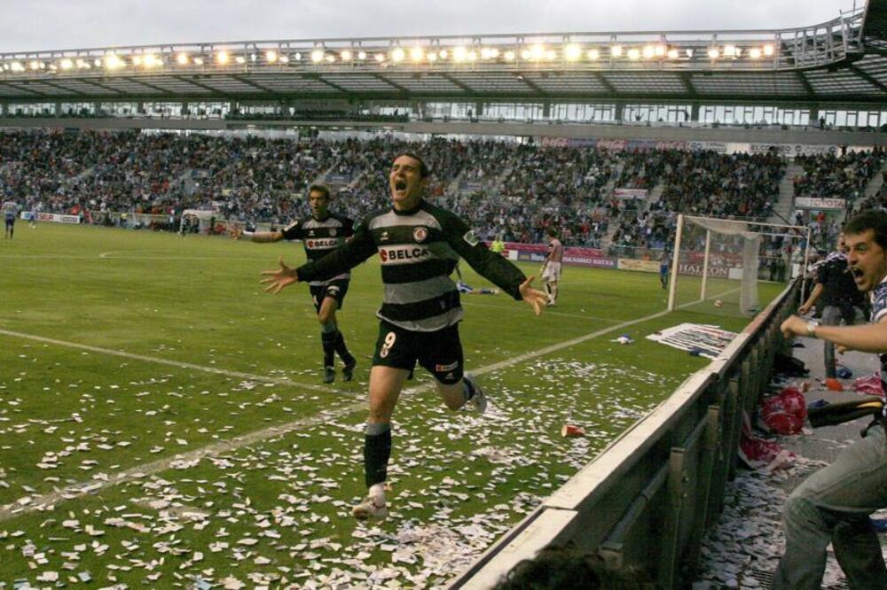 Andrija Delibašić daje gol za Sosijedad protiv Alavesa 2008.