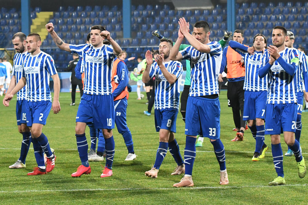 Fudbaleri Budućnost još će morati da čekaju nastavak sezone i napad na četvrtu titulu prvaka Crne Gore, Foto: Savo Prelević