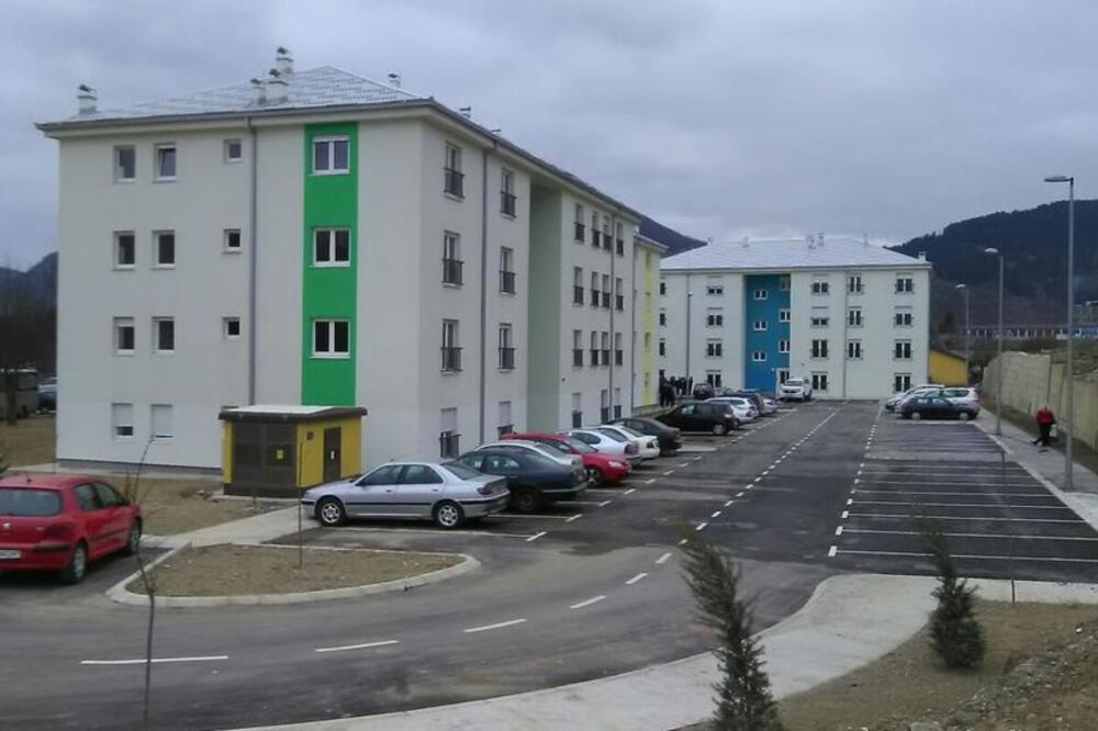 Zgrade za izbjeglice na Rudešu, Foto: Tufik Softić