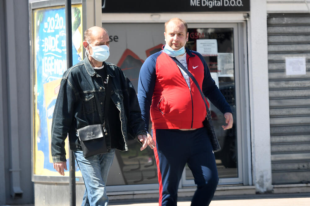 Maska, šal ili marama obavezni od ponedjeljka, Foto: Savo Prelević