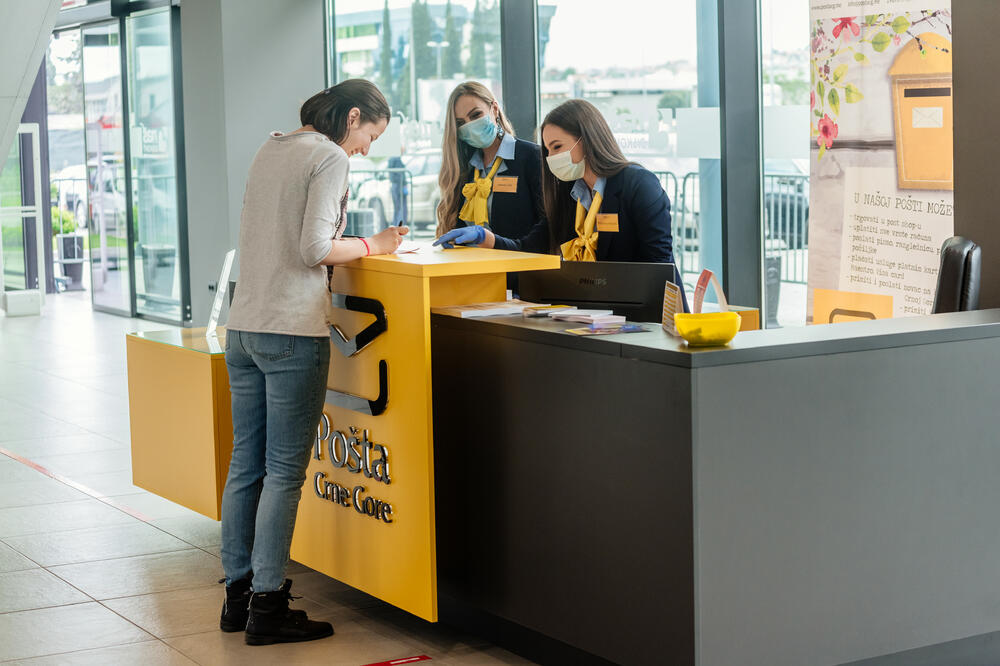 Poslovnica Pošte u hipermarketu Naš diskont, Foto: Pošta Crne Gore