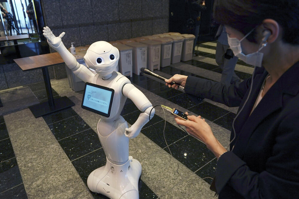 Čovjekoliki robot Peper, Foto: AP