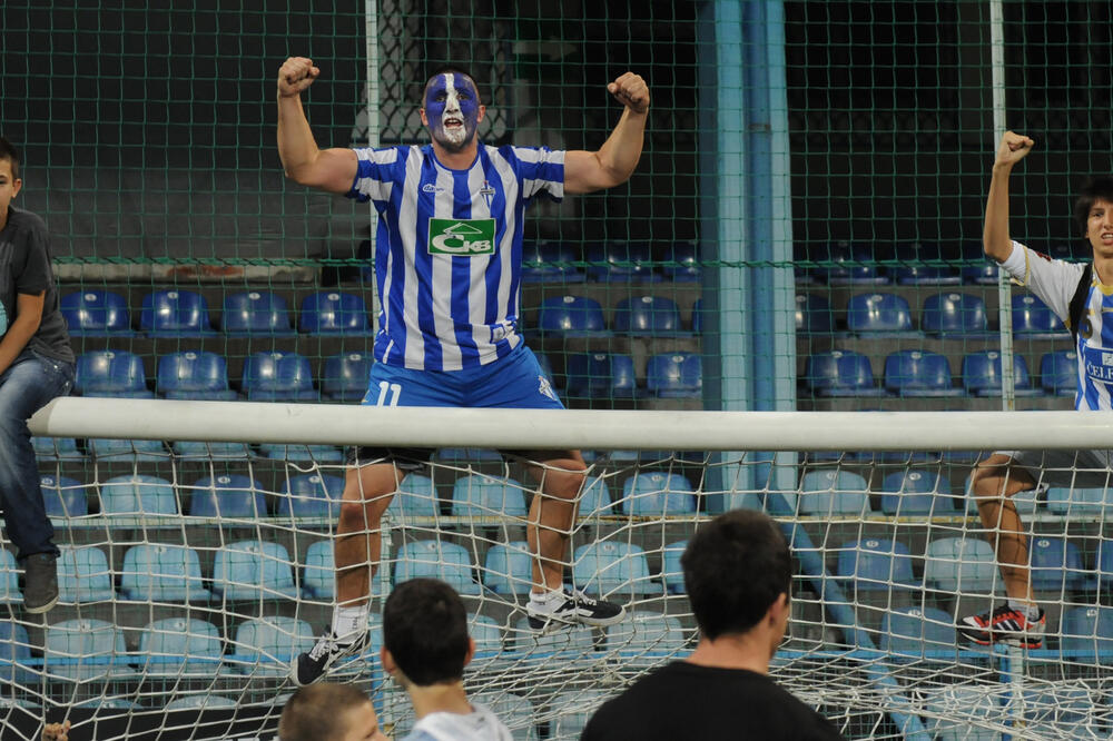 Navijači Budućnosti nakon titule osvojene 2012., Foto: Savo Prelević