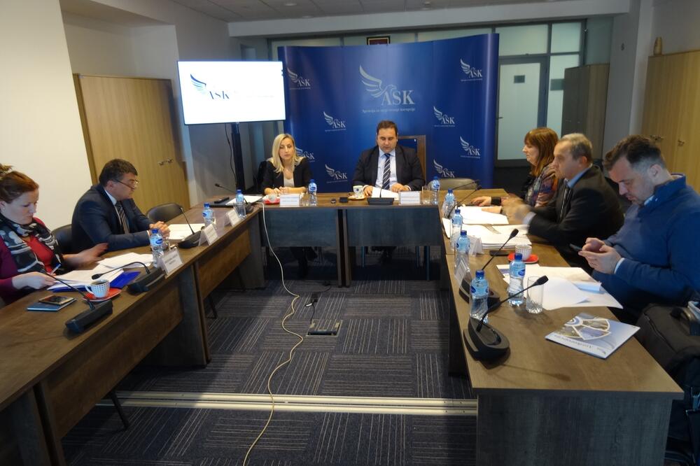 Sa jedne odprethodnih sjednica Savjeta ASK, Foto: Antikorupcija.me