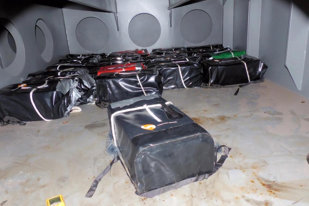Nepromočive vreće sa kokainom sakrivene na brodu "Budva", Foto: Savezna Uprava carina Njemačke
