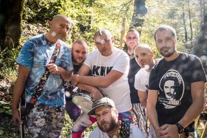 Krešo i Kisele kiše obradili Haustorov hit "Uzalud pitaš"
