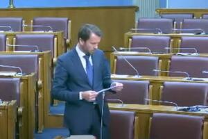 Vladin stav da se za sada predlog SDP-a ne usvaja u parlamentu