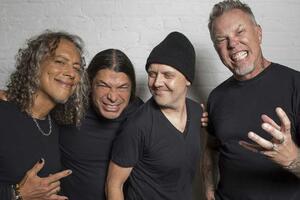 Pogledajte kako Metallica svira u karantinu