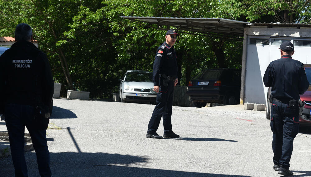 Amfilohije služio liturgiju u crkvi na obali Ribnice