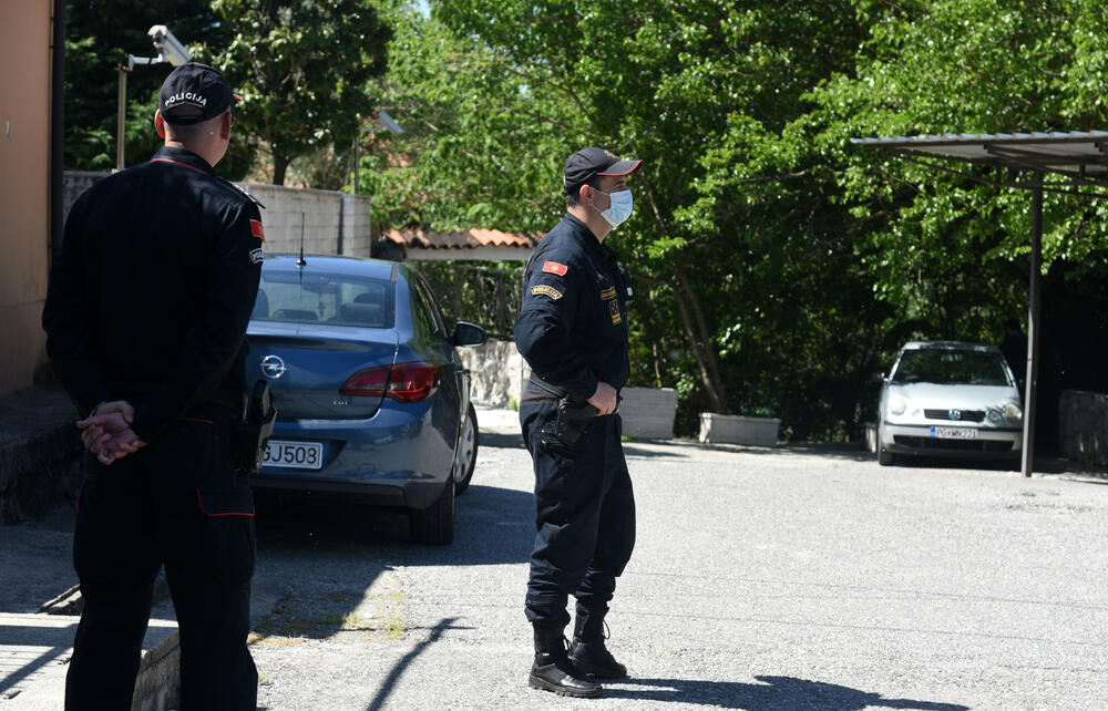 Amfilohije služio liturgiju u crkvi na obali Ribnice