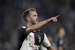 Novi dirigent Barsine igre: Pjanić stiže na Nou kamp