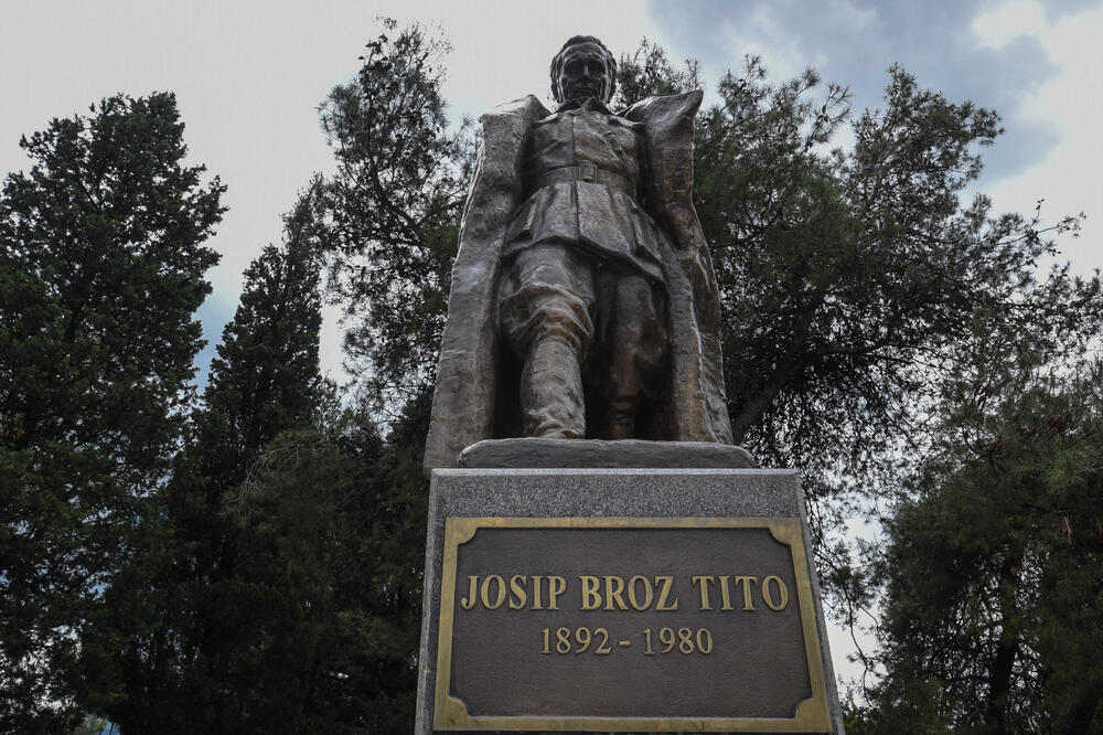 Monument to Tito in Podgorica, Photo: Savo Prelevic
