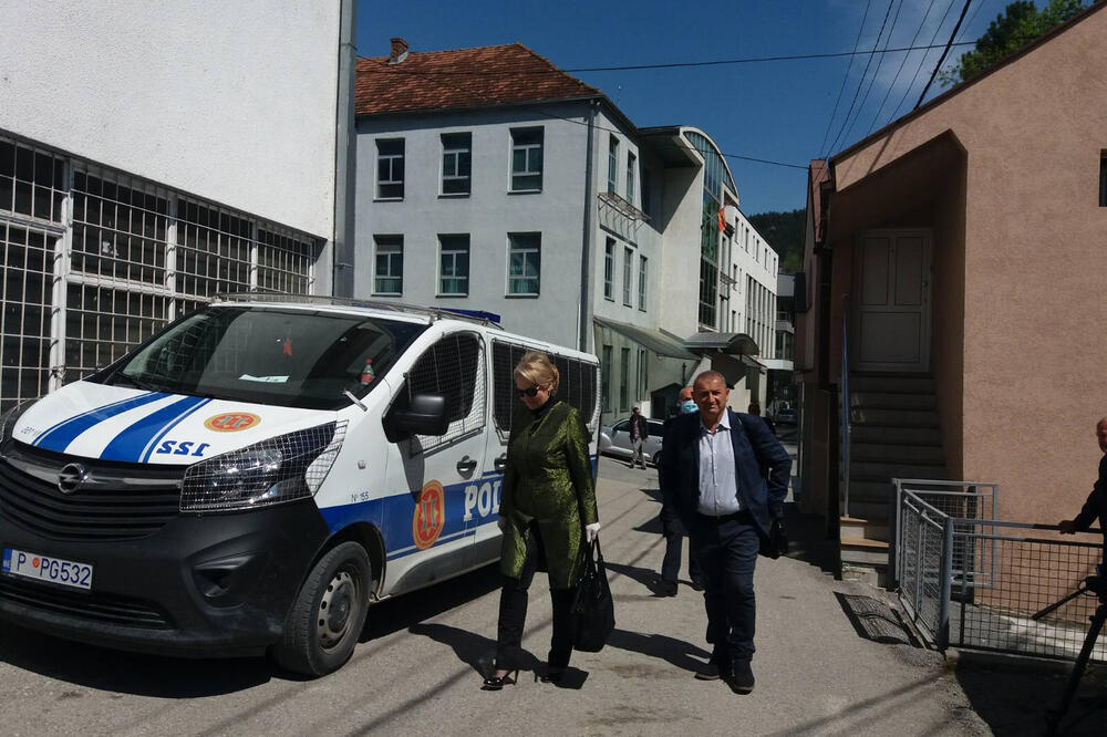 Okrivljena Haka Tahirović juče ispred suda, Foto: Jadranka Ćetković