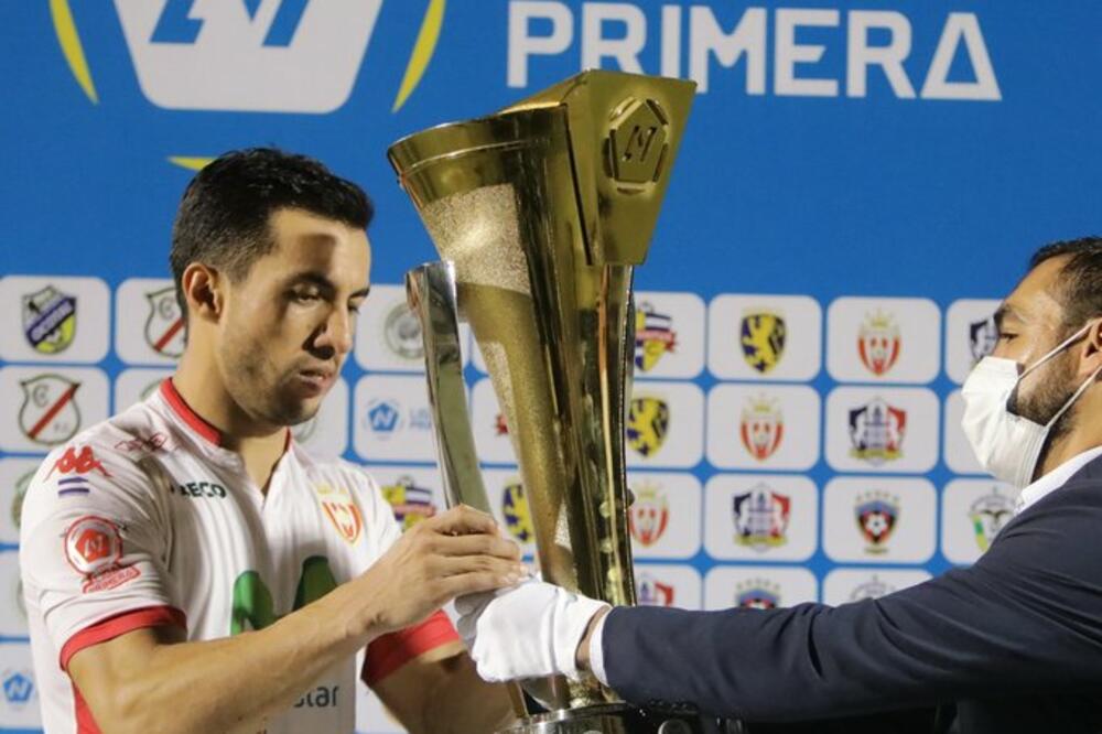 Uručenje pehara u Nikaragvi